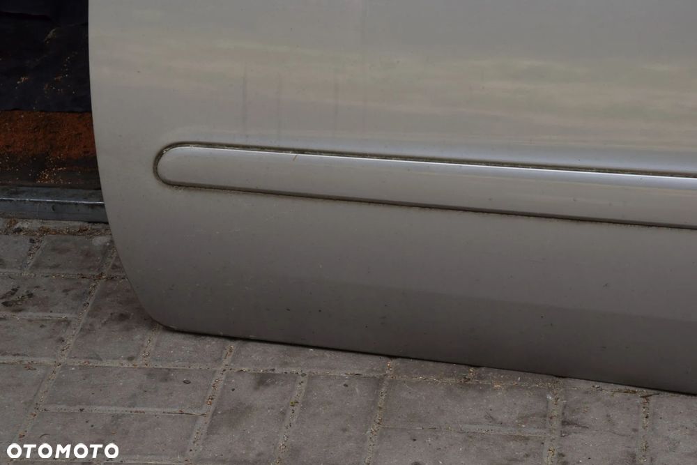 Opel Zafira B 05-14 Drzwi Lewy przód tył lewe przednie tylne srebrne Z157 bez korozji - 3