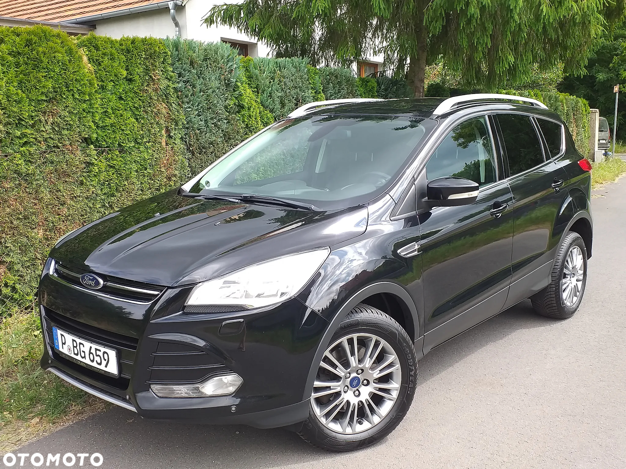 Ford Kuga 2.0 TDCi 2x4 Titanium - 3