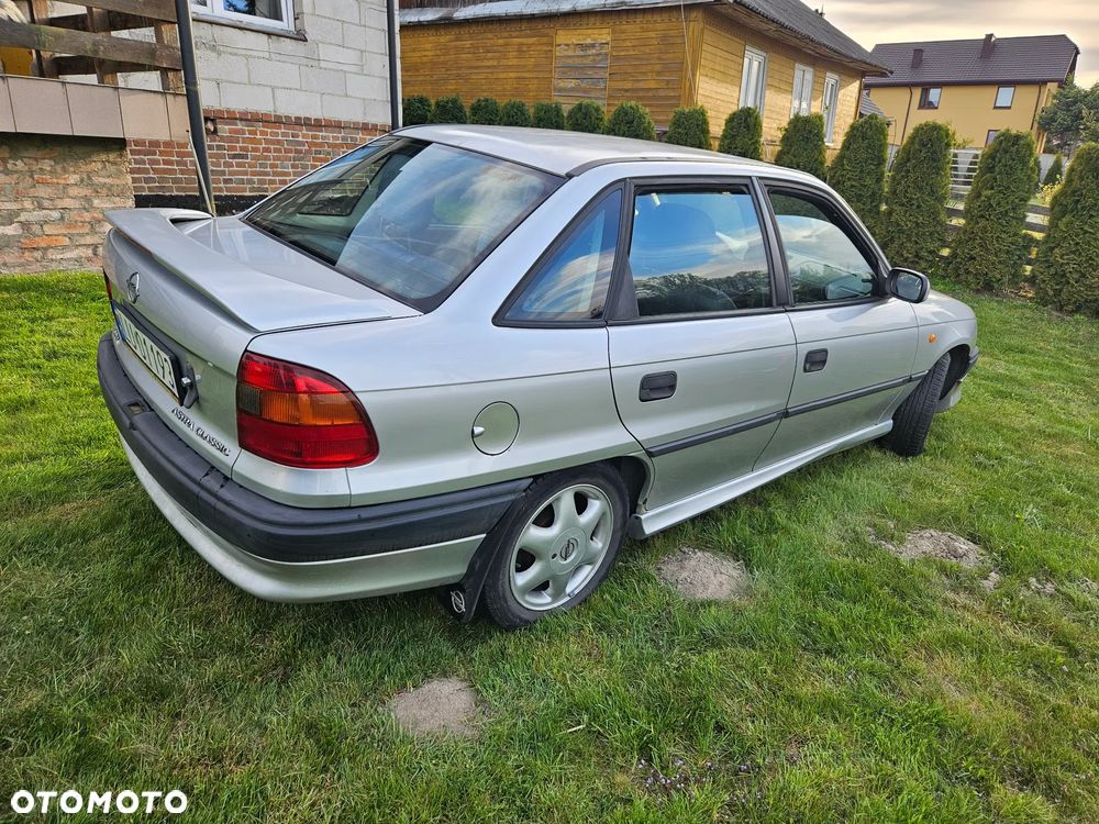 Opel Astra 1.6 16v 100 - 6
