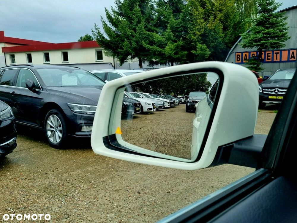 Mercedes-Benz GLA 200 7G-DCT - 22