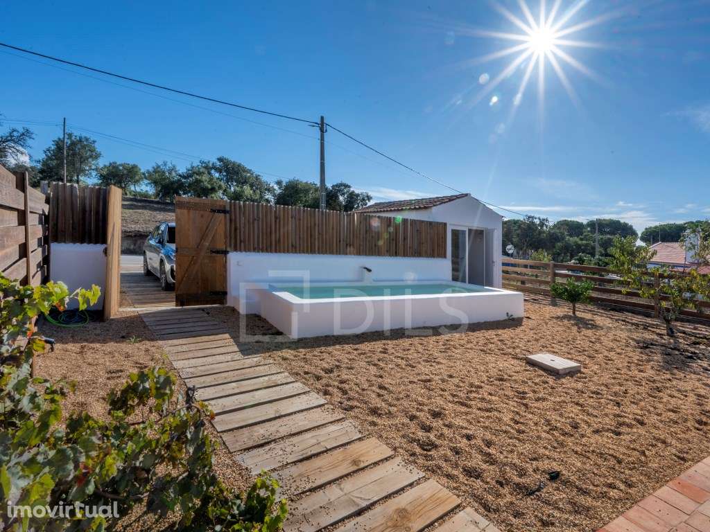 Moradia T3, Renovada, em Sobreiras Altas - Grande imagem: 2/26