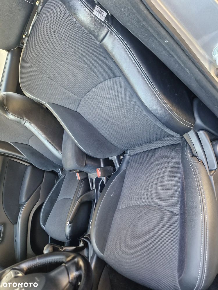Peugeot 4007 7-Sitzer Sport - 9