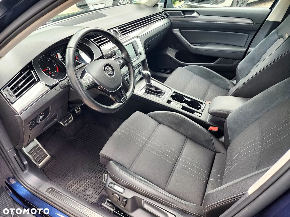 Volkswagen Passat Alltrack 2.0 TDI SCR 4Motion DSG - 23