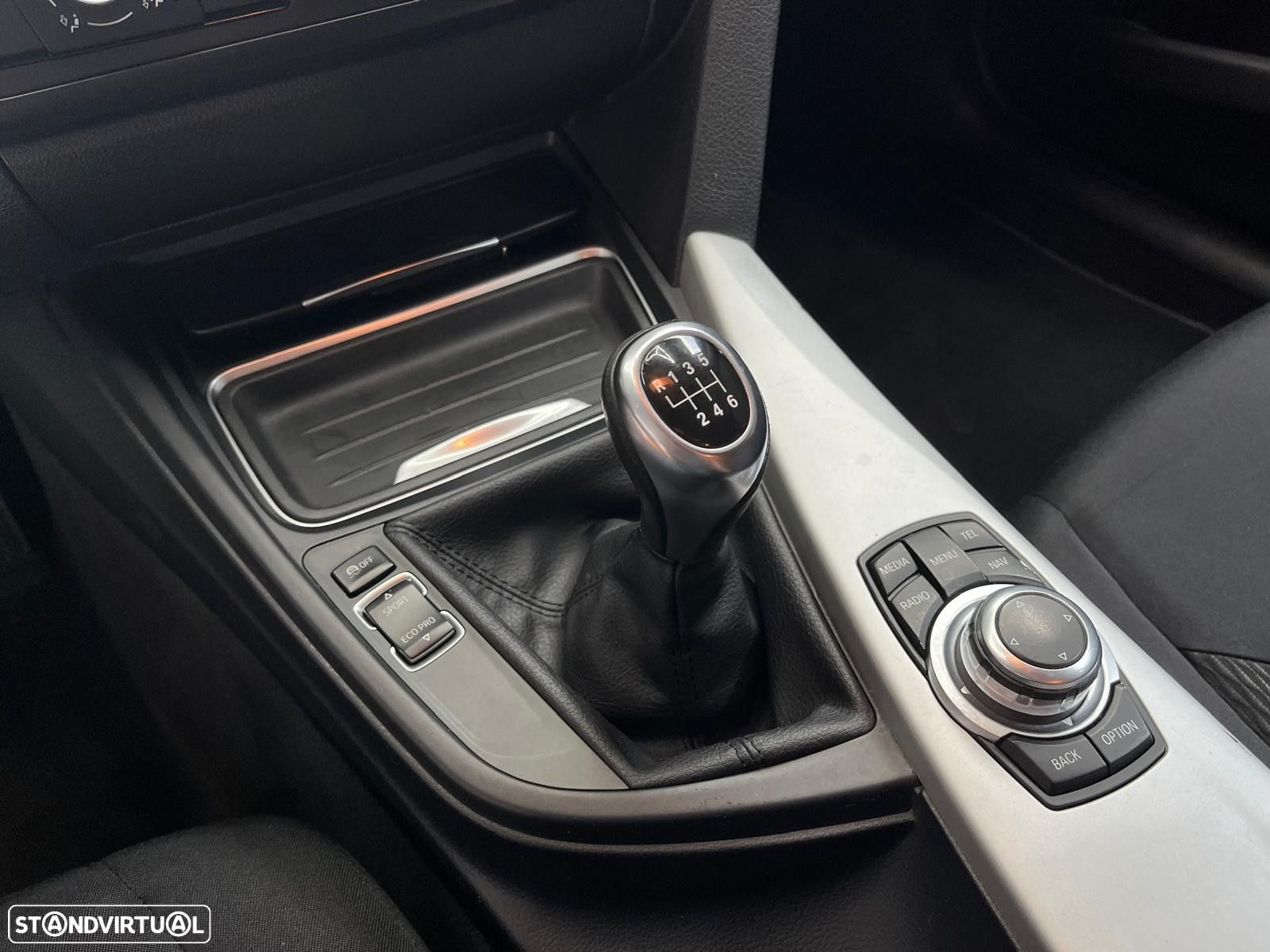 BMW 318 d Touring - 14