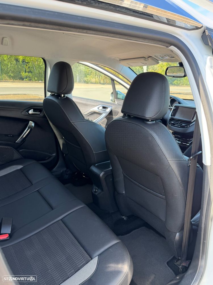 Peugeot 2008 1.2 PureTech Allure - 13