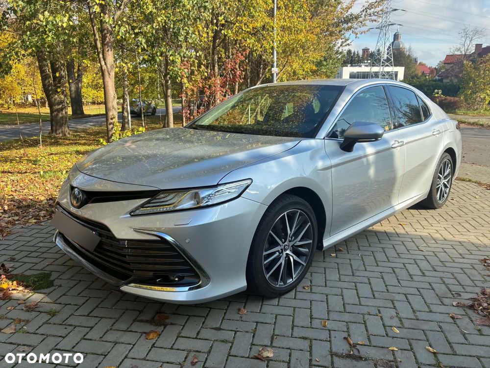 Toyota Camry - 17