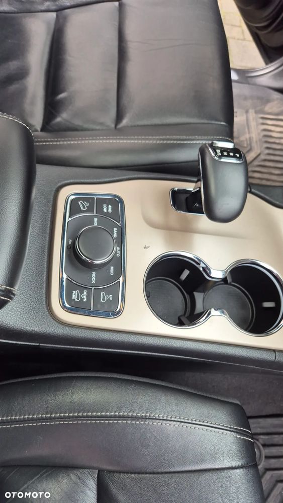 Jeep Grand Cherokee - 11