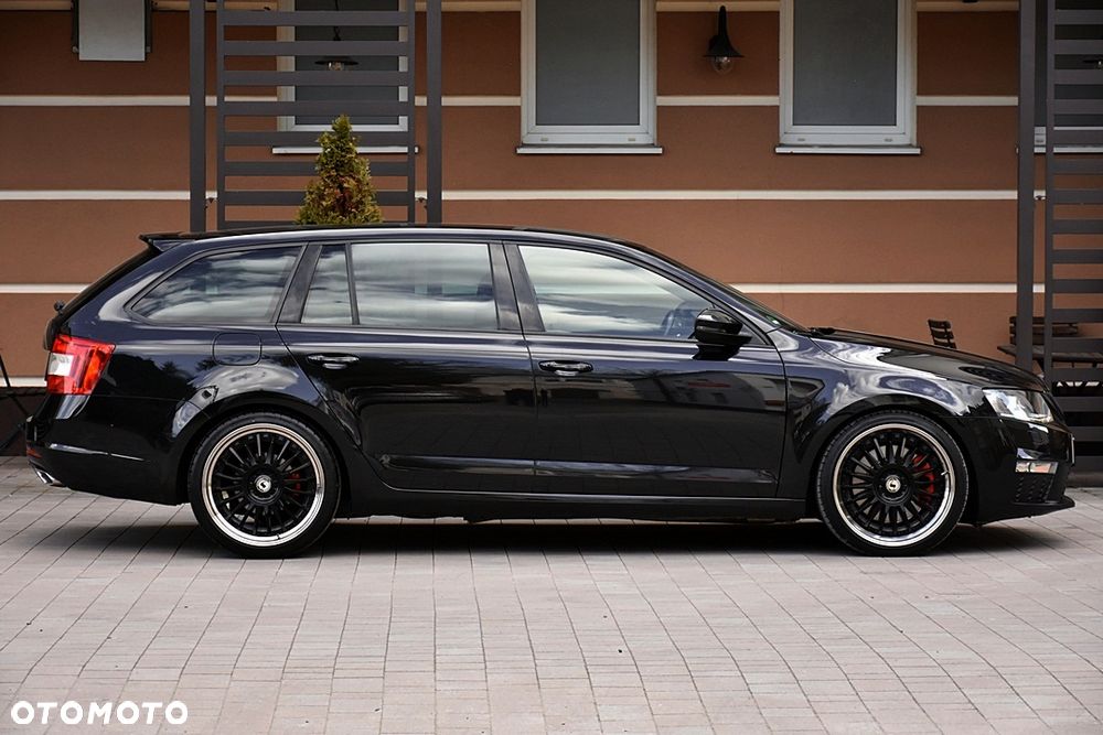 Skoda Octavia 2.0 TDI DSG RS - 14