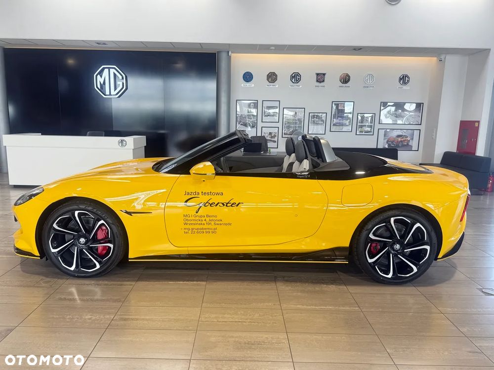 MG Cyberster 77kWh AWD Czarny Dach - 5