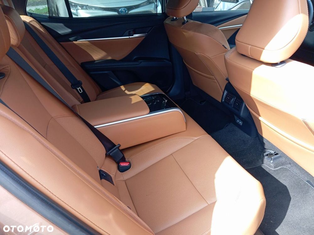 Toyota Camry - 13