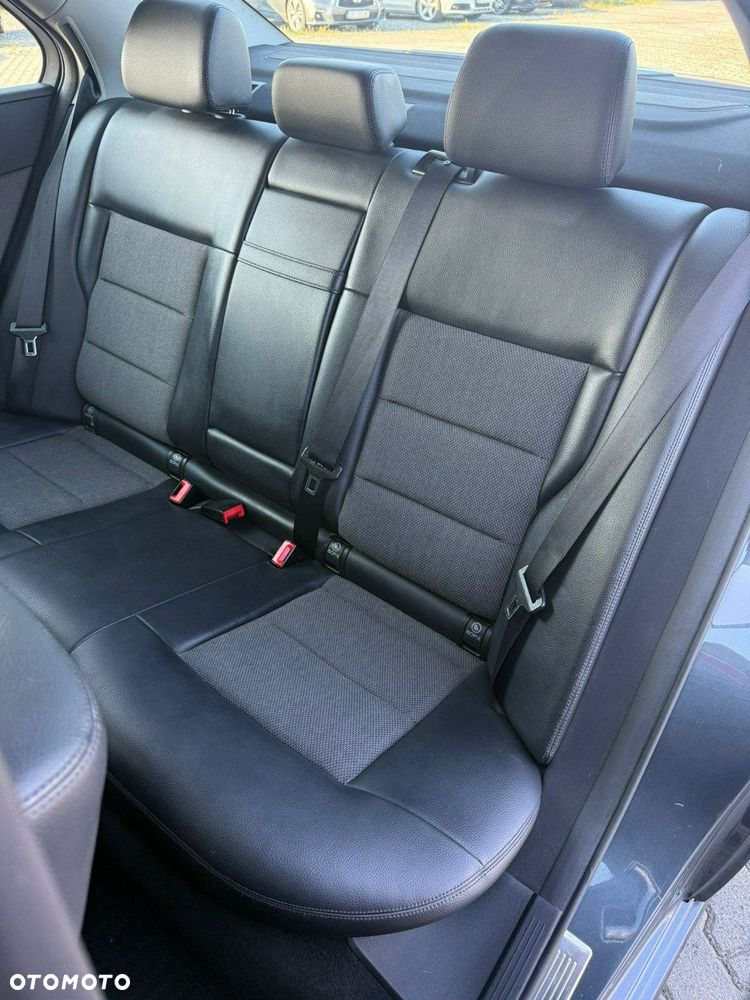 Mercedes-Benz Klasa E 220 T CDI 7G-TRONIC Avantgarde - 8