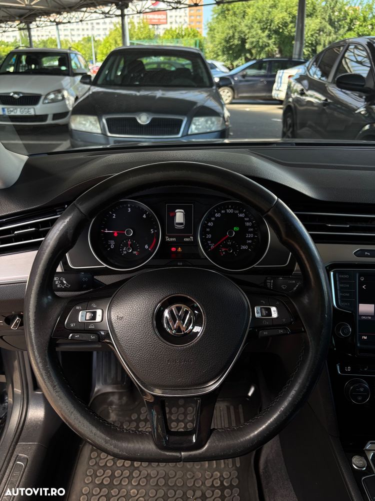 Volkswagen Passat 1.6 TDI SCR DSG Business - 20