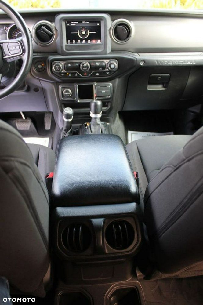 Jeep Wrangler 3.6 Automatik X - 24