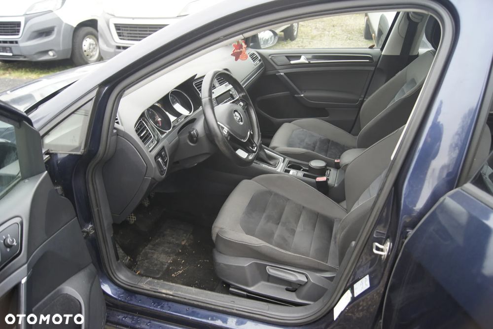 Volkswagen Golf 1.6 TDI DPF Highline - 10