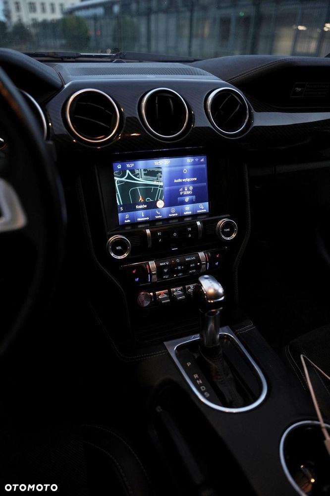 Ford Mustang - 8