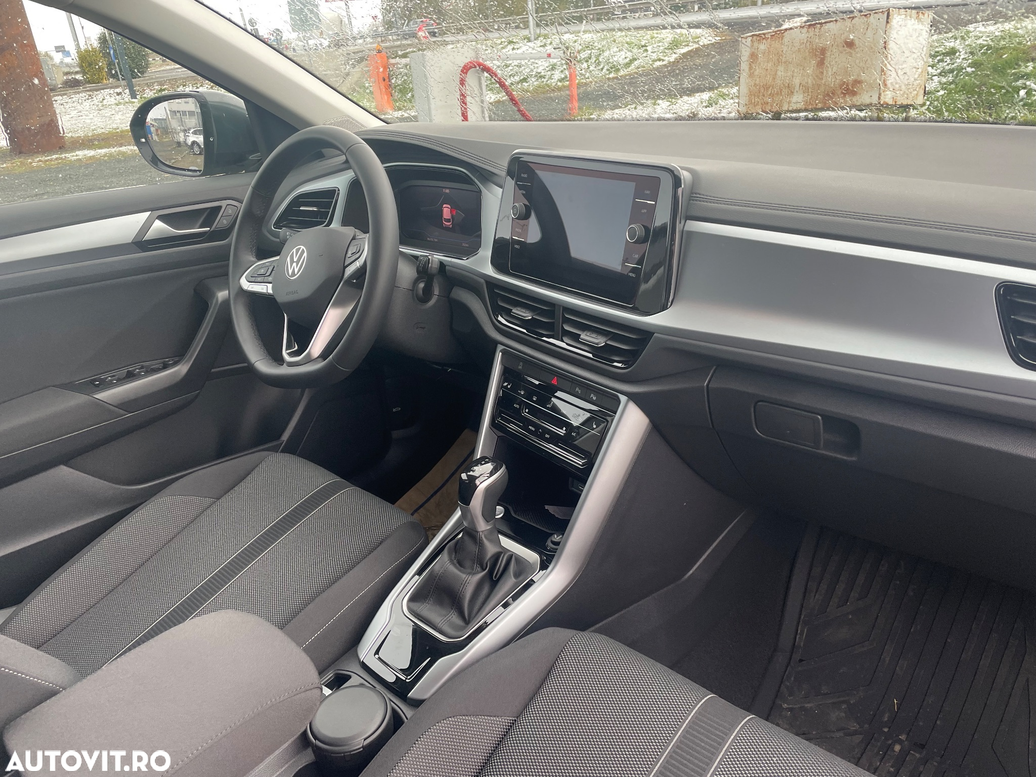 Volkswagen T-ROC - 10