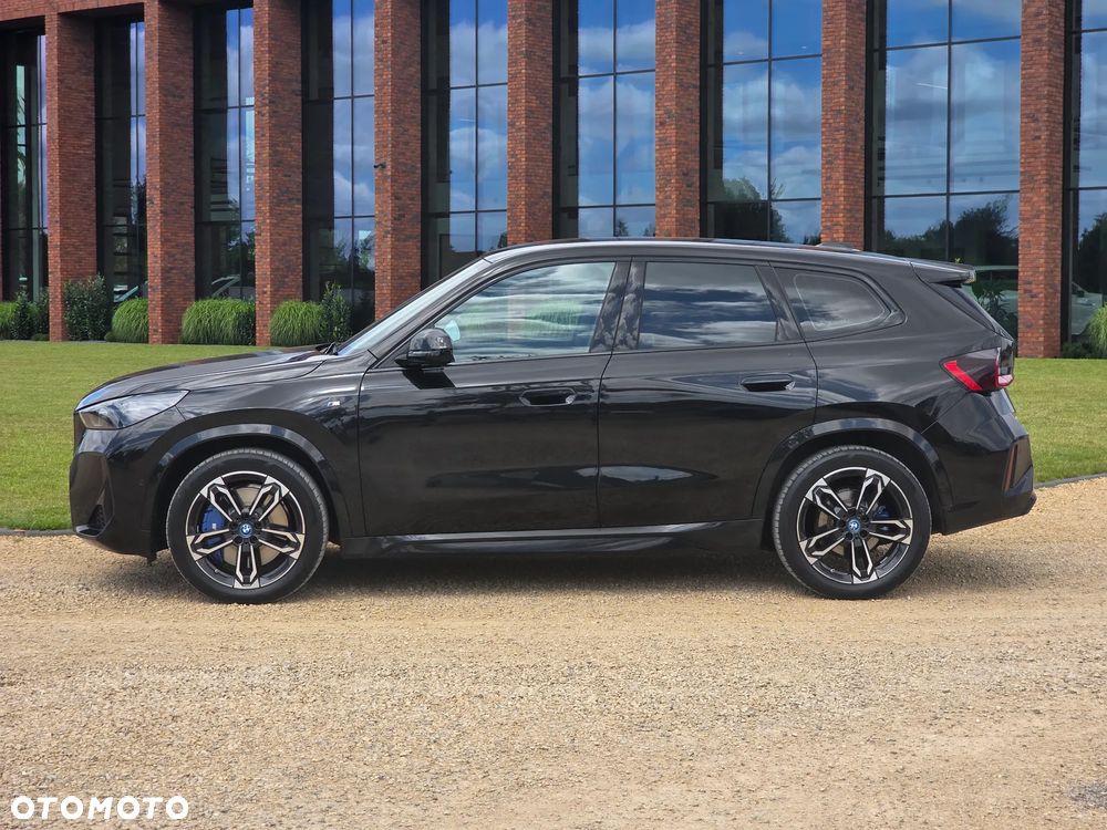BMW iX1 xDrive30 66.5kWh M Sport - 7