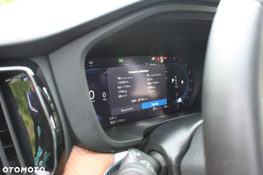 Volvo XC 60 B5 B AWD Plus Black Edition - 17