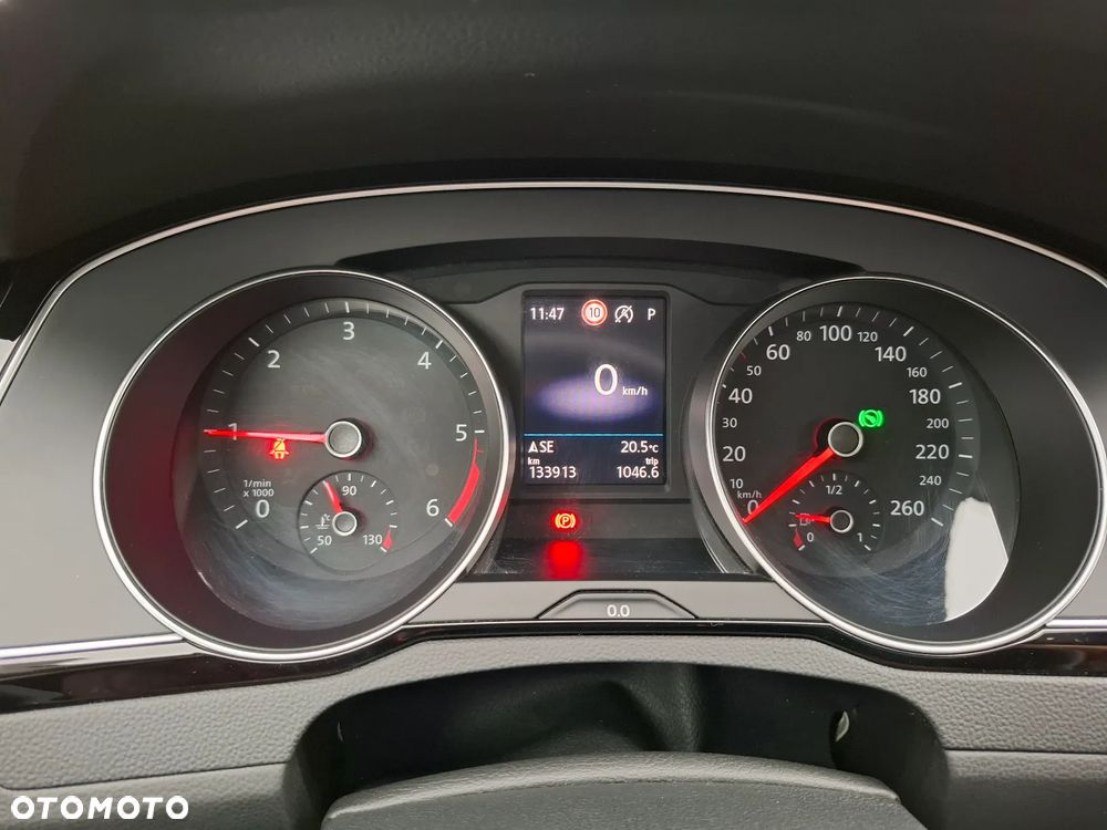 Volkswagen Passat Variant 2.0 TDI SCR DSG Business - 18