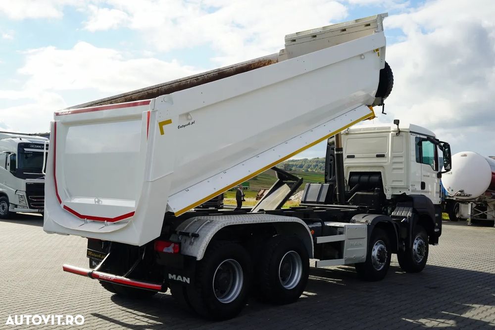 MAN TGS 41.460 / 8x6 / BASCULANTĂ CU DESCĂRCARE SPATE - 5,9 M / MANUALĂ / NAVIGAȚIE / - 6