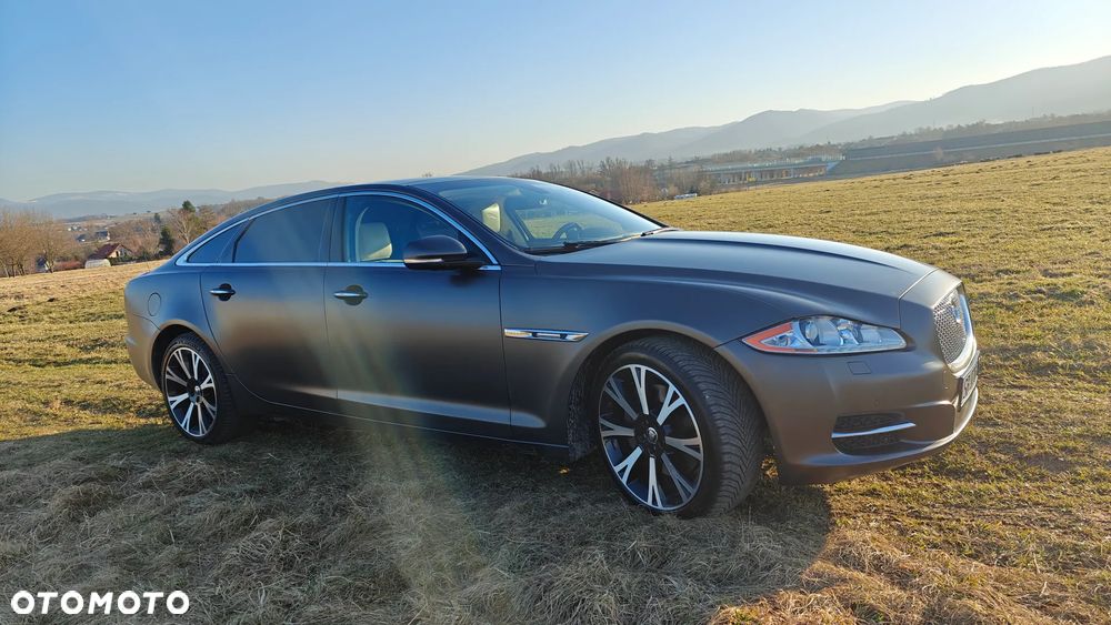 Jaguar XJ