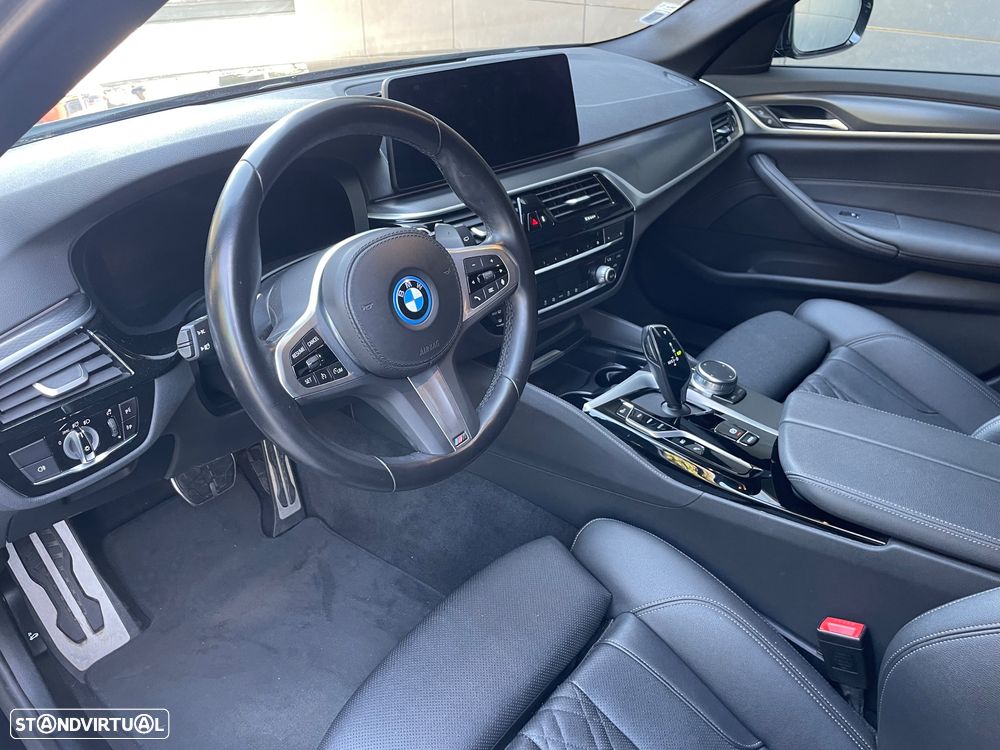 BMW 530 e Pack 50 anos M - 21