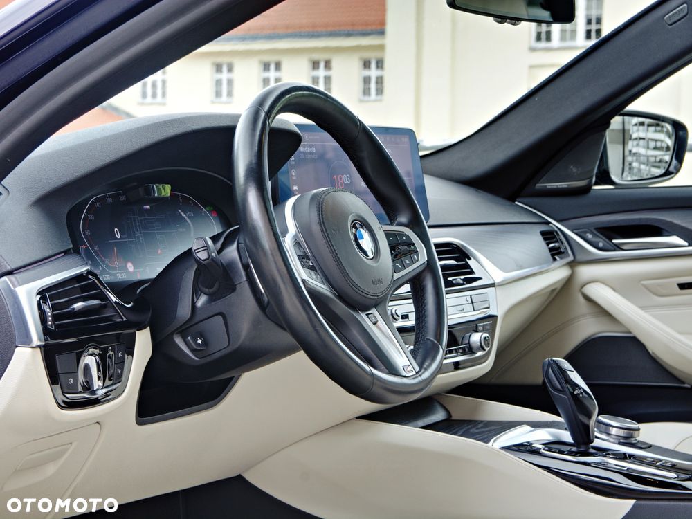 BMW Seria 5 540i xDrive M Sport sport - 19