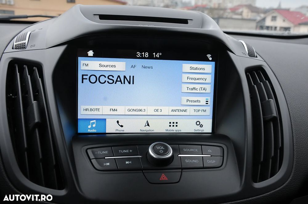 Ford Kuga 2.0 TDCi 4WD Powershift ST-Line - 24