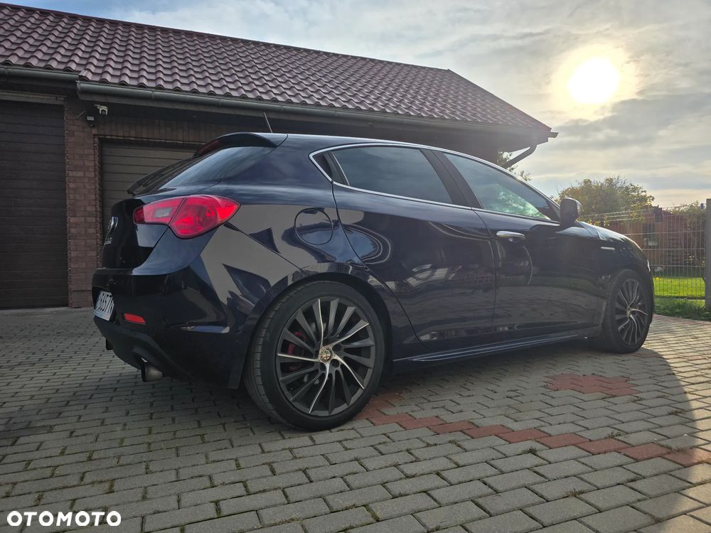 Alfa Romeo Giulietta 2012 photo 3