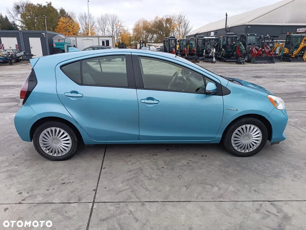 Toyota Prius Hybrid - 7