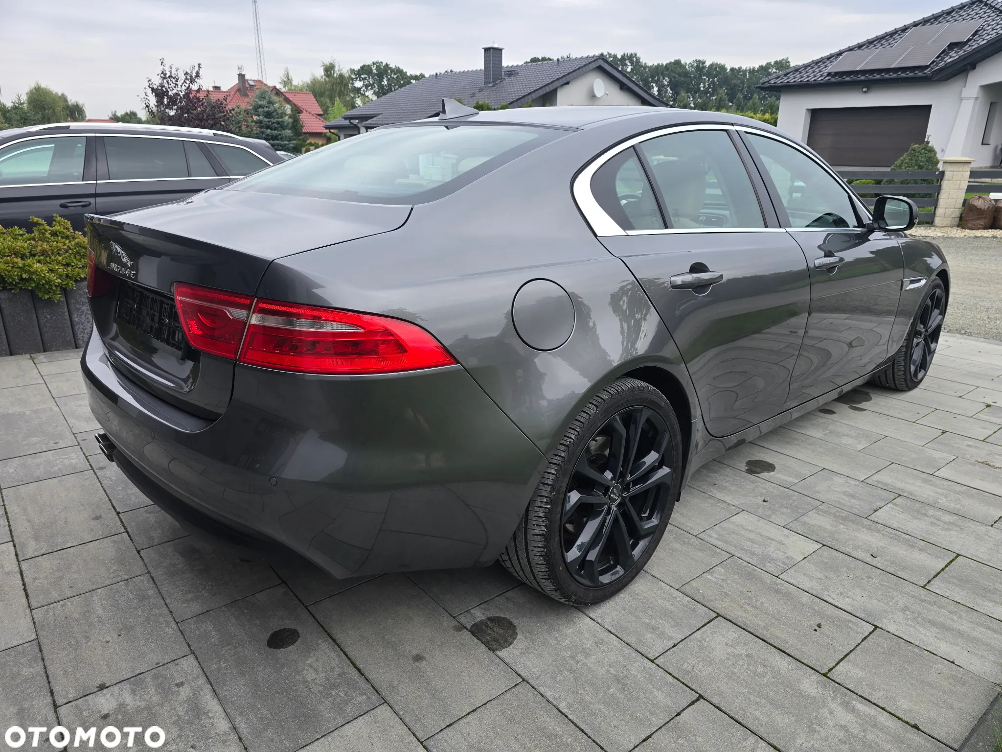 Jaguar XE 20d Prestige - 9