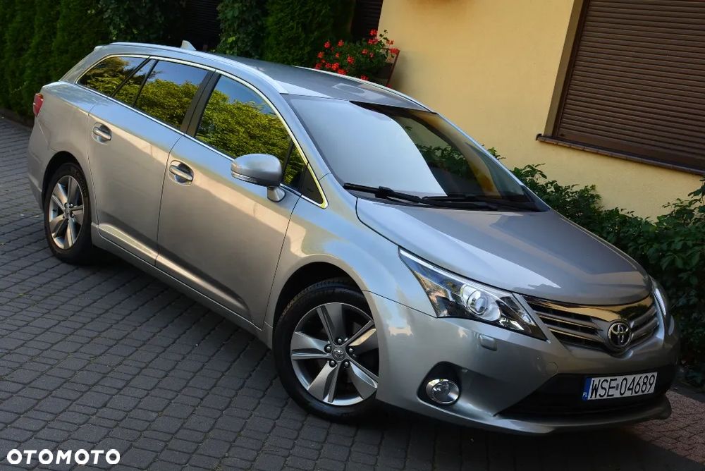 Toyota Avensis 1.8 Premium EU5 - 3