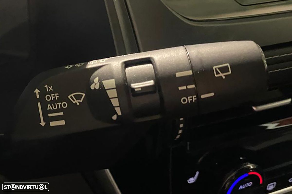 Nissan Qashqai 1.3 DIG-T N-Connecta LED Xtronic - 11