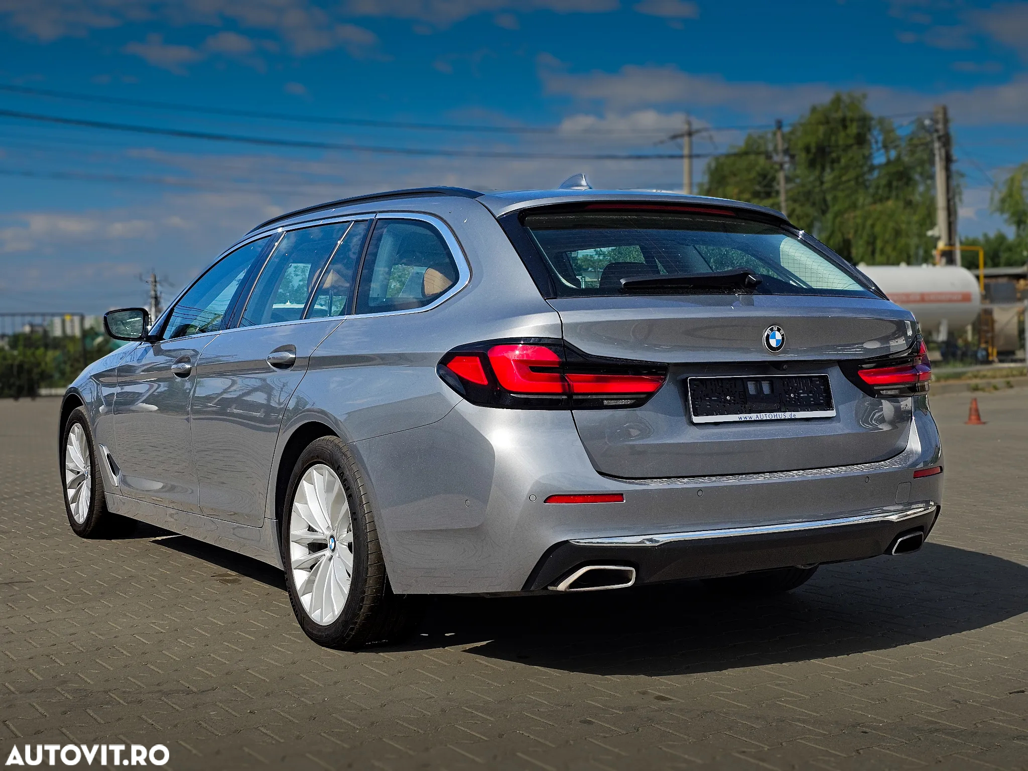 BMW Seria 5 520d xDrive Touring Aut. Luxury Line - 4