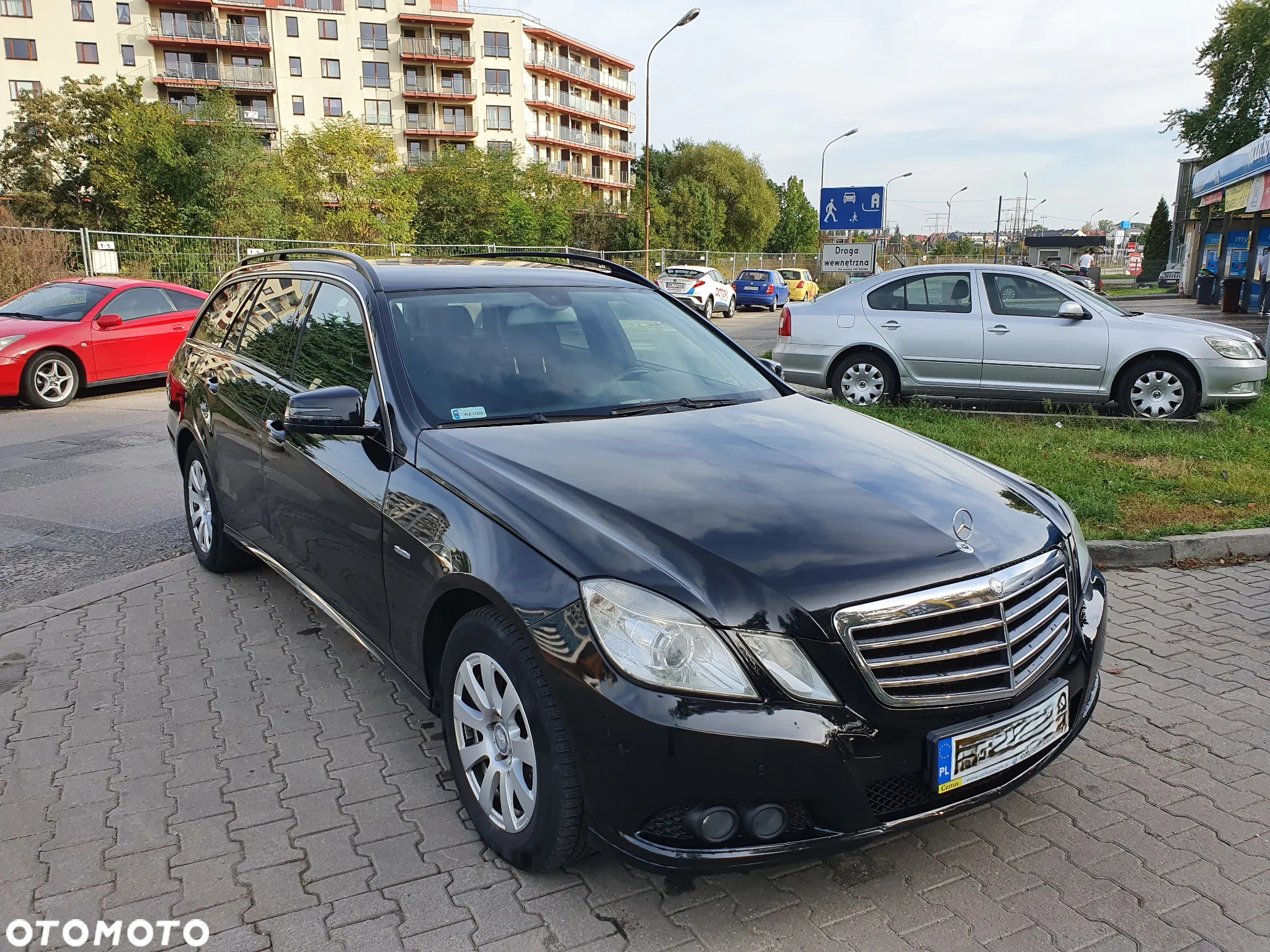 Mercedes-Benz Klasa E 220 T CDI DPF BlueEFFICIENCY Automatik - 2