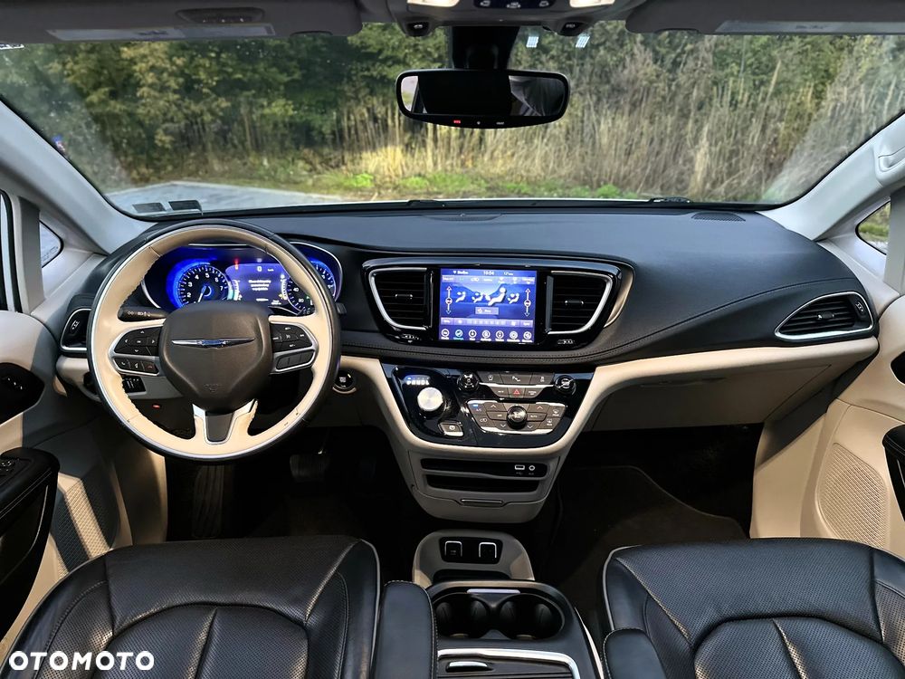 Chrysler Pacifica - 18