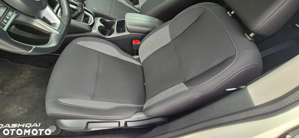 Nissan Qashqai - 25
