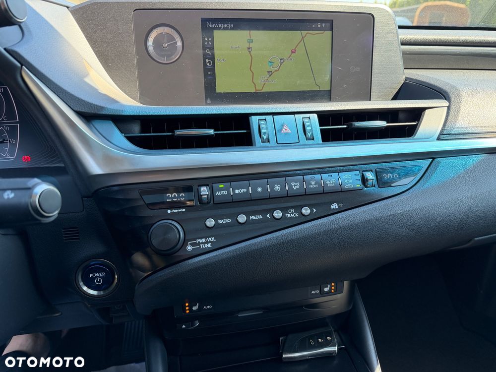 Lexus ES 300h Business Line - 25