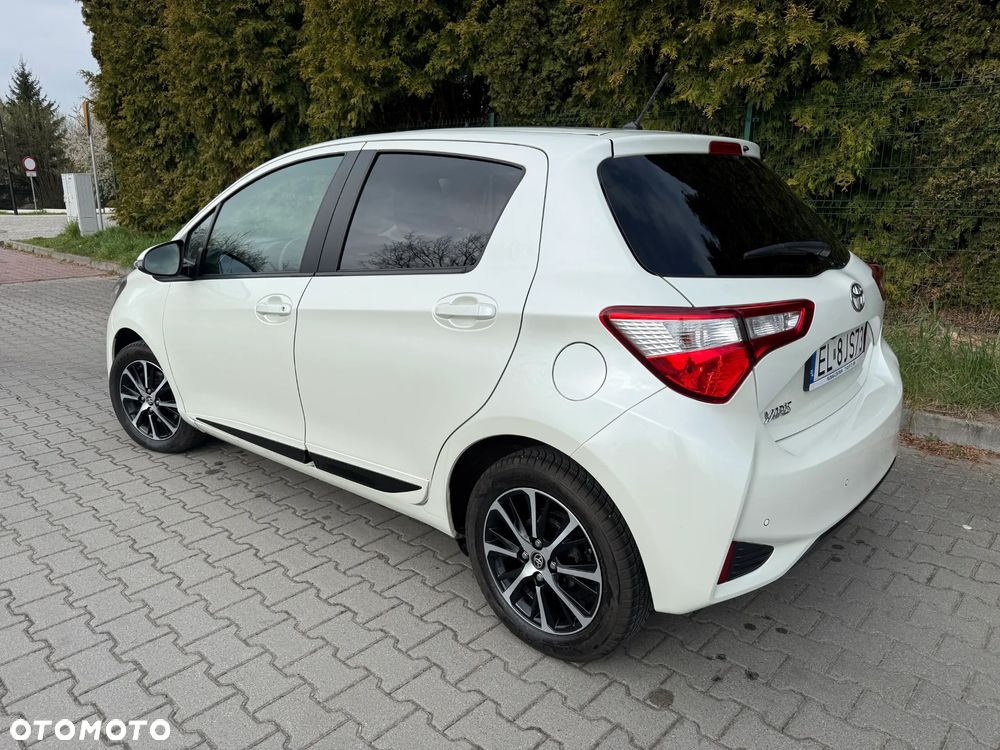 Toyota Yaris 1.5 Premium - 4
