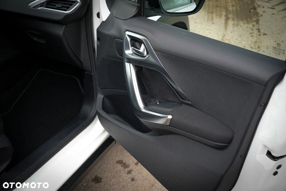 Peugeot 2008 PureTech 110 Stop&Start Allure - 28