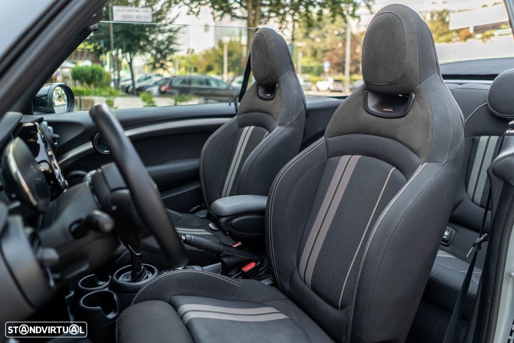 MINI Cabrio Cooper Premium Extra JCW Auto - 37