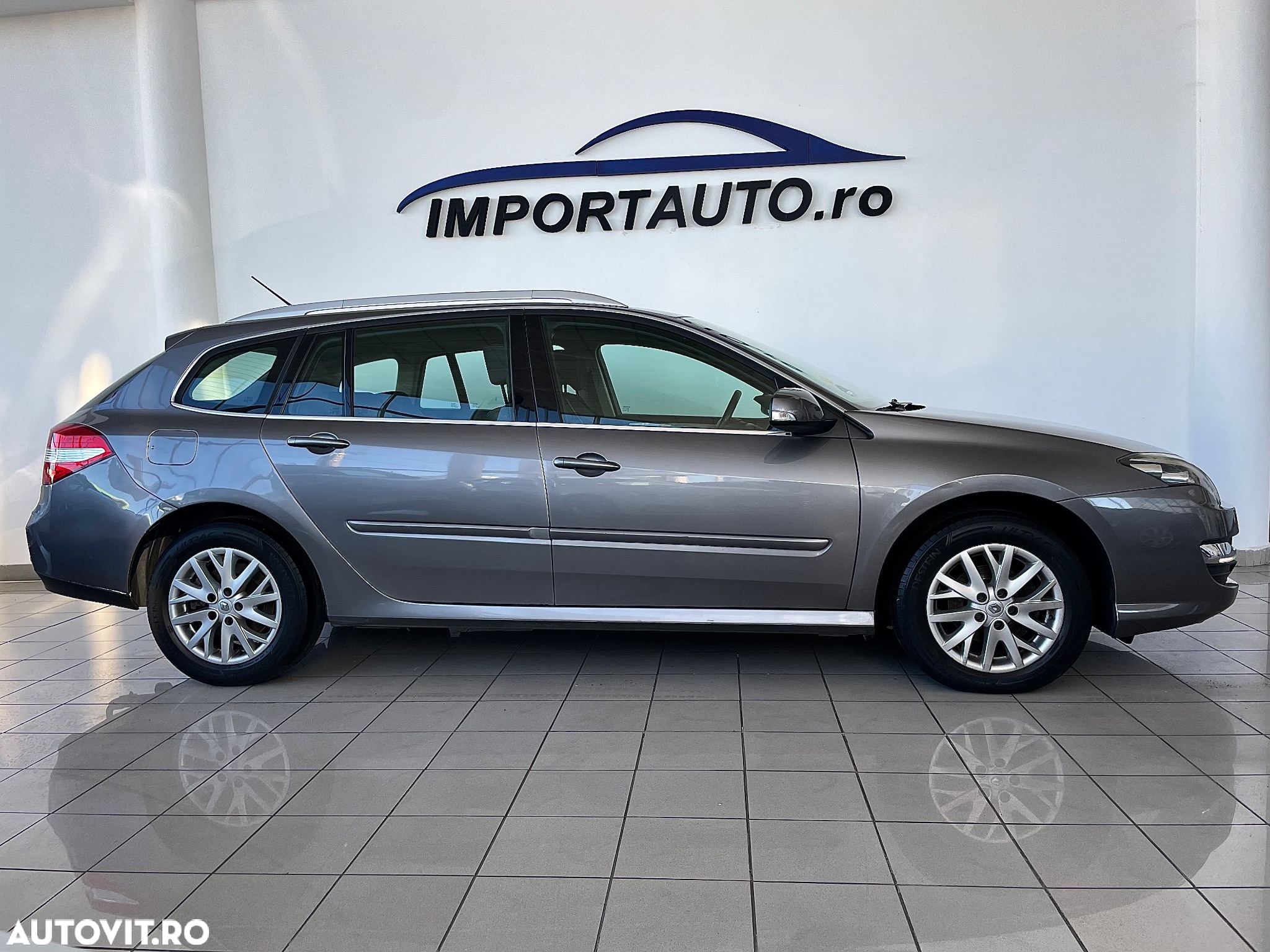 Renault Laguna dCi 110 FAP Emotion - 4