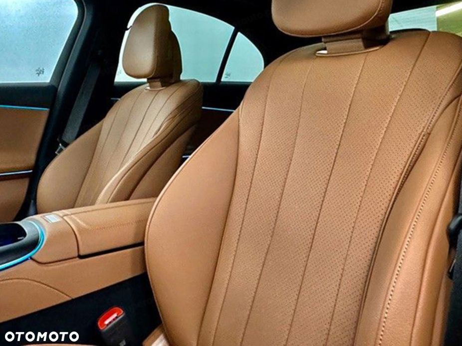 Mercedes-Benz Klasa E 220 d mHEV 4-Matic Exclusive 9G-Tronic - 8