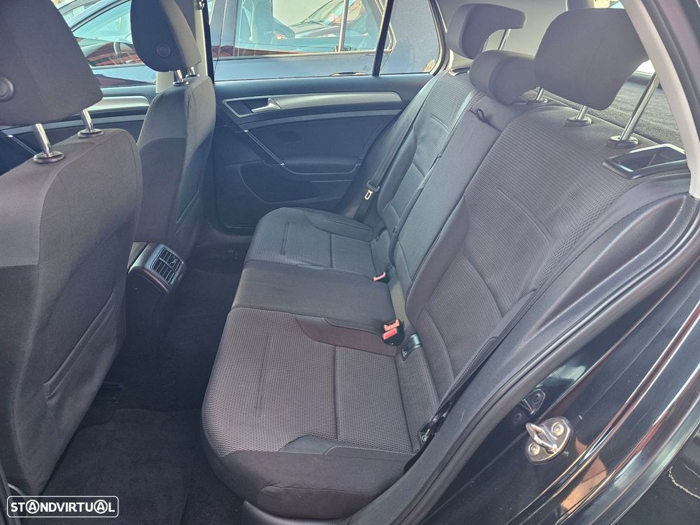 VW Golf 1.6 TDi Confortline - 7