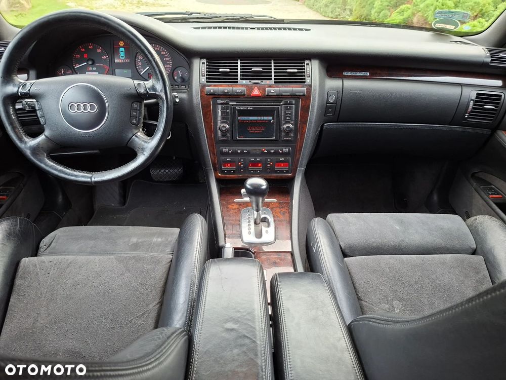 Audi S8 - 14