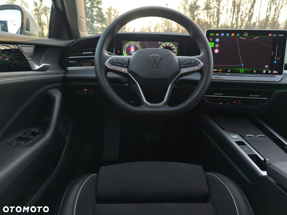 Volkswagen Passat 2.0 TDI SCR DSG Elegance - 23