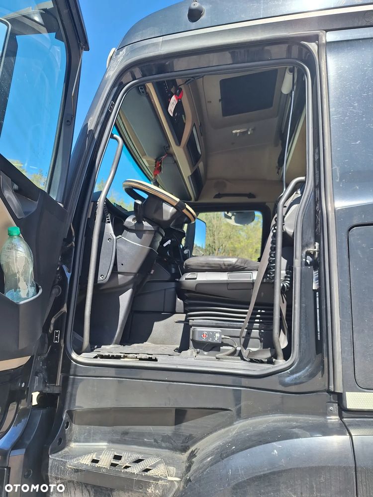 Mercedes-Benz Actros - 6