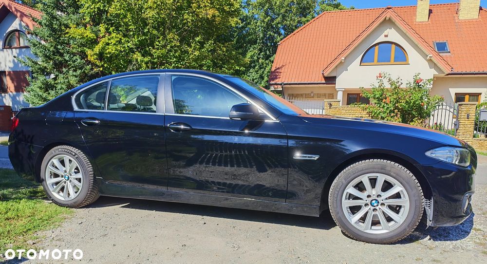 BMW Seria 5 528i xDrive - 7