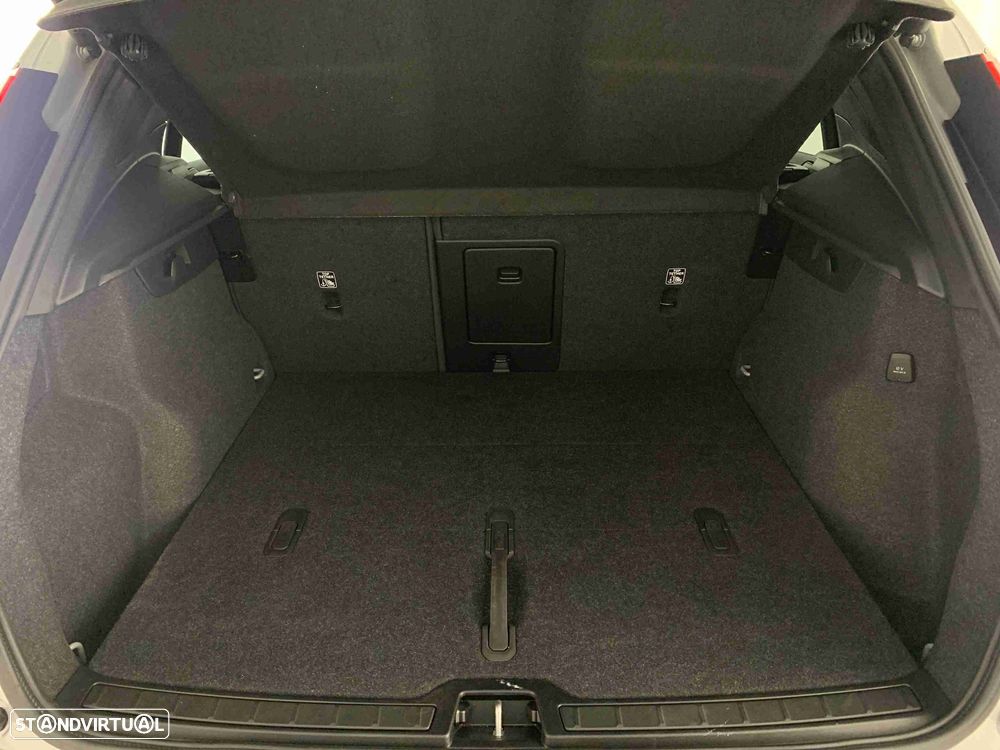 Volvo XC 40 2.0 B3 Core - 11