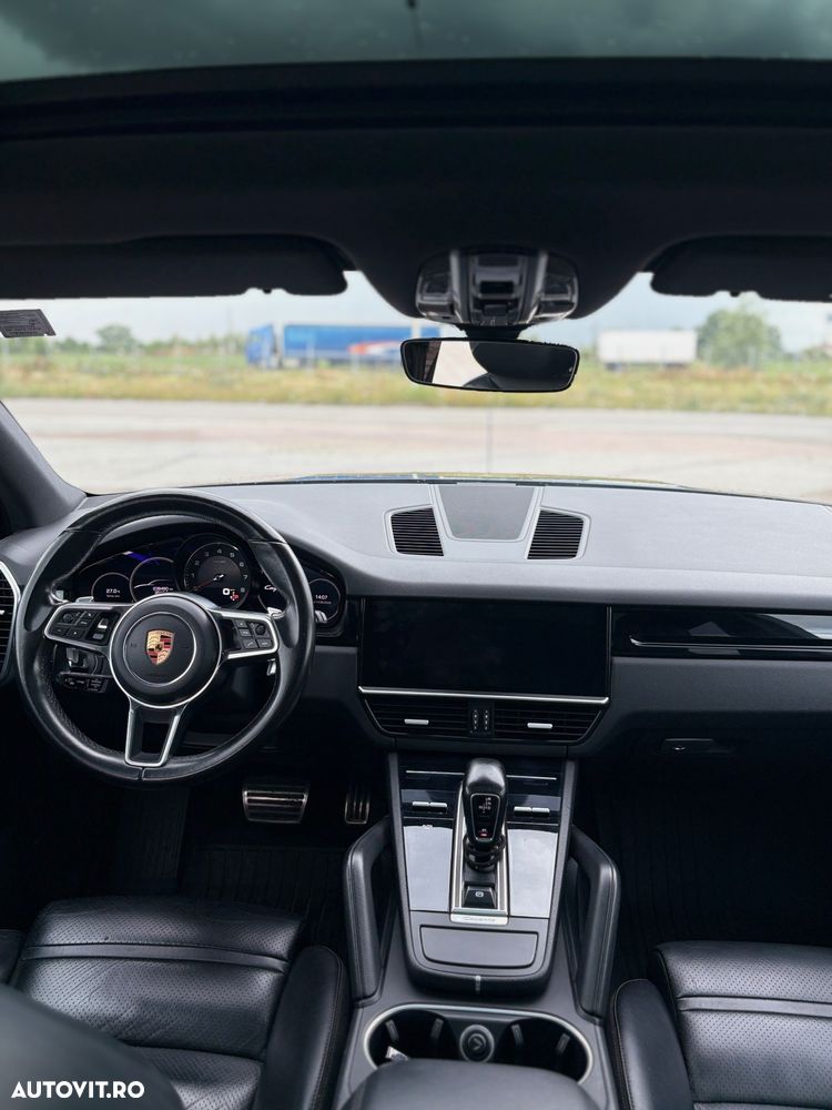 Porsche Cayenne - 10